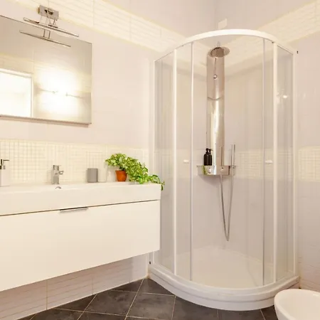 Elegante In Corso Garibaldi Διαμέρισμα *